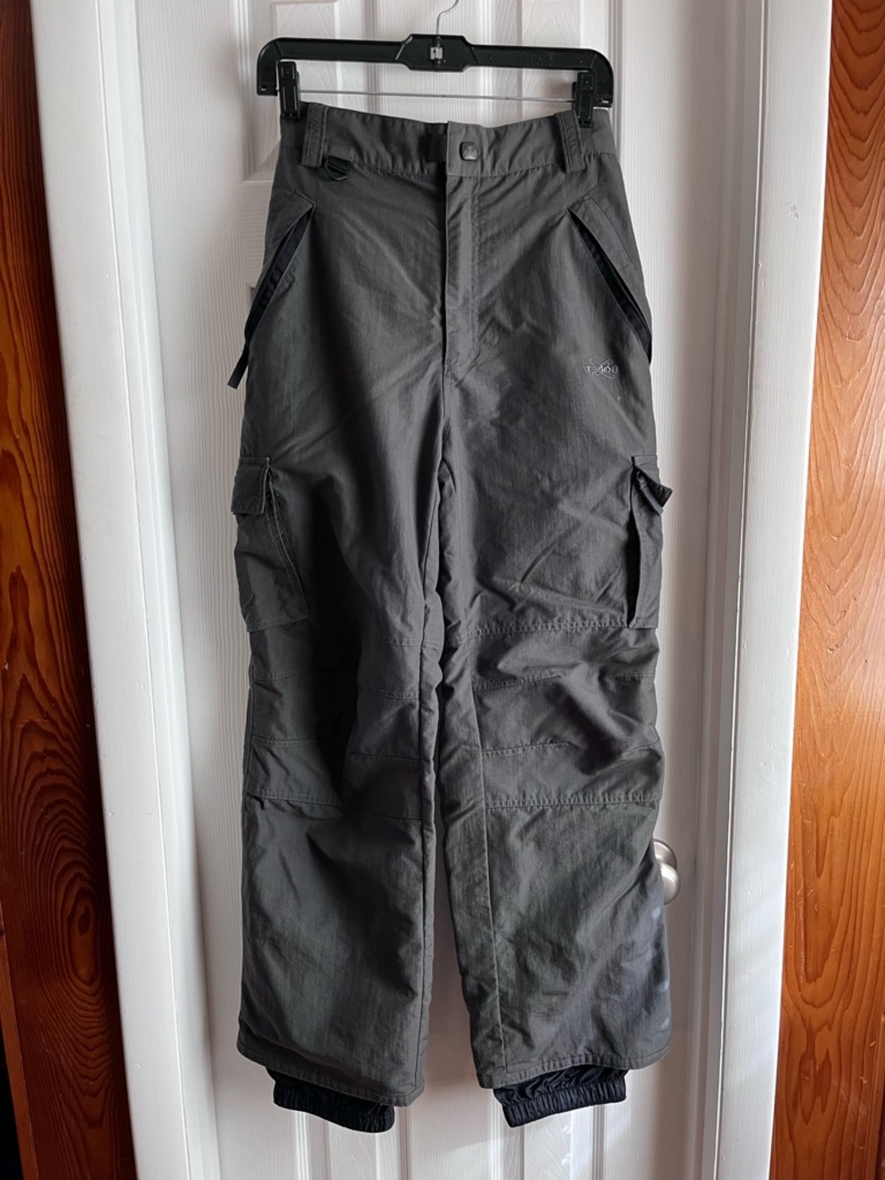 TE408 Boardwear Turbine Women’s MEDIUM Snow Pants Gray e.a.s.